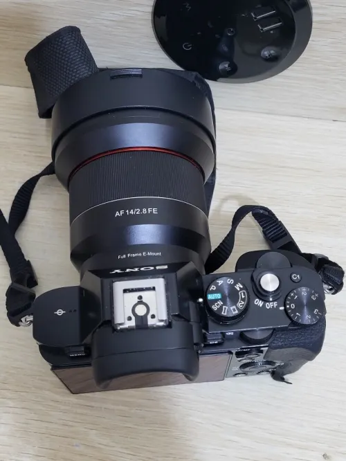 Sony Alpha 7S Hybride Plein Format Ultra vidéo 4K + Objectif Samyang AF 14mm F2.8 Full Frame