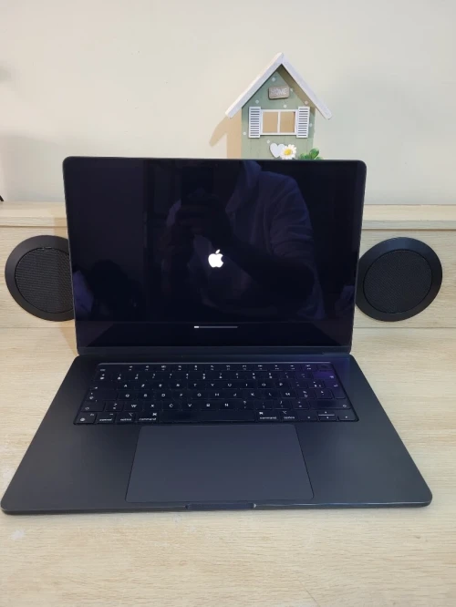 MacBook Air M2 15'' 2023 | PUCE M2 8 CPU | GPU 10 COEURS | 24GB RAM | 256GB SSD | CYCLES 362