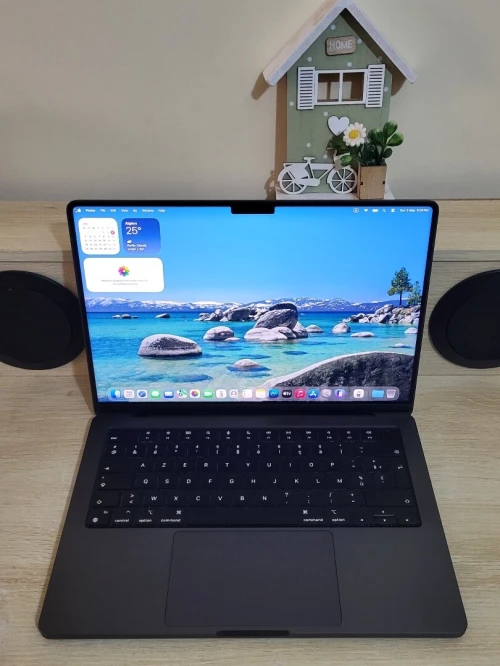 MacBook Pro M3 2024 Noir sidéral | PUCE M3 11 CORE | GPU 14 CORE | 18GB RAM | 512GB SSD | CYCLES 240 | CAPACITÉ BATTERIE 88%