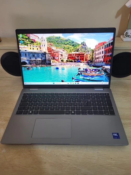 DELL PRECISION 3591 | CORE Ultra 7 165H | NVIDIA RTX 2000 ADA GEN 8GB | 1To NVMe SSD | 32GB RAM | WORKSTATION