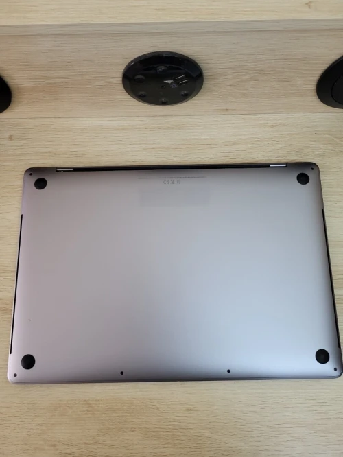 MacBook Pro 16" 2019 | CORE i7 | 16GB RAM | AMD RADEON PRO 555X 4GB | 256GB SSD | GAMME Workstation