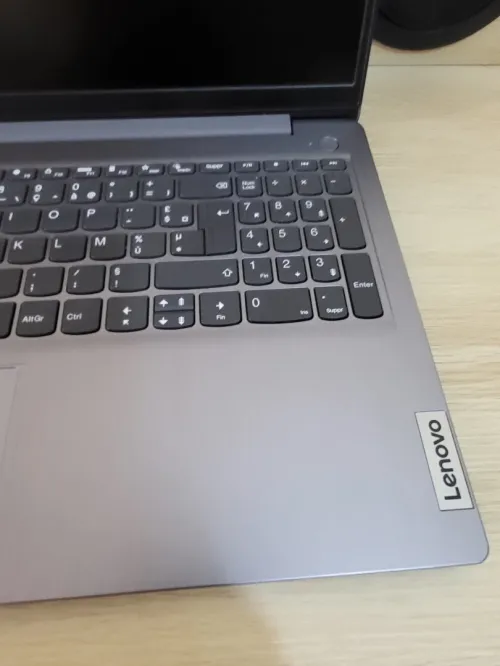 LENOVO IdeaPad 3 15.6'' FHD | CORE i3 1115G4 | 8GB RAM | 512GB NVMe SSD | INTEL UHD GRAPHICS
