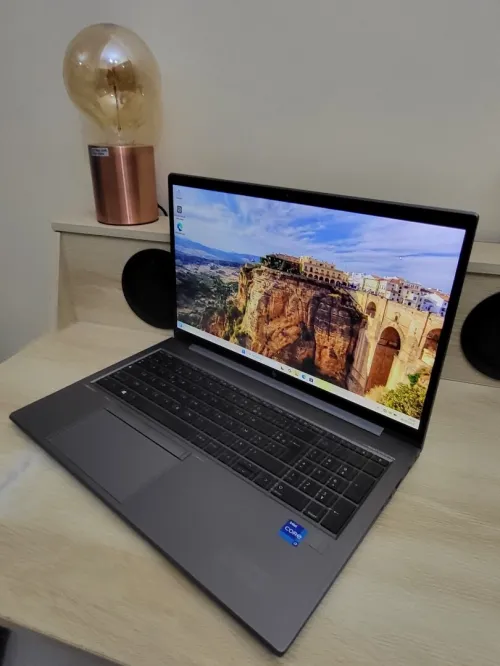 HP ZBook Firefly 15 G8 Workstation | CORE i7-1165G7 | NVIDIA T500 4GB | 32 RAM | 1TB SSD