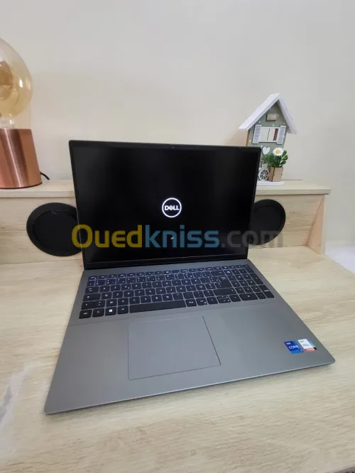 DELL VOSTRO 15.6'' FHD | 12EME GEN CORE i7-1260P | 16GB RAM | 512GB SSD | INTEL IRIS XE 