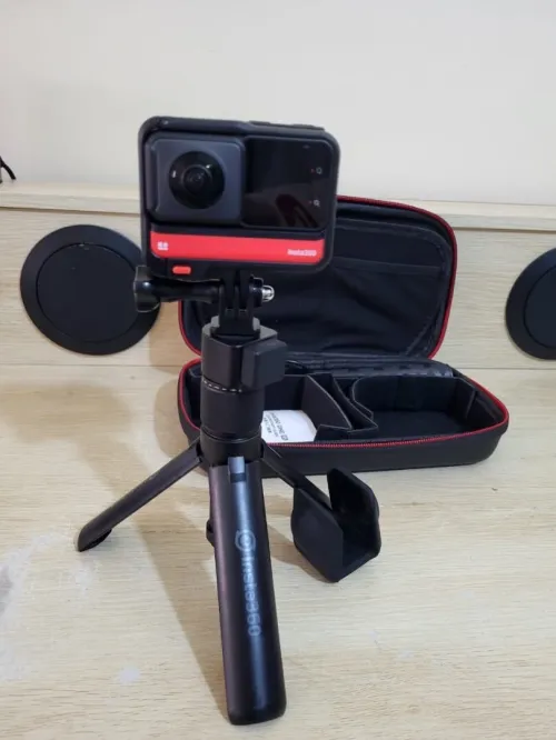 Insta360 One RS Twin Edition on Geht's Kit - Caméra d'action étanche 4K60fps et 5.7K 360 avec objectifs interchangeables - stabilisation - Photos 48MP - HDR Actif - Traitement IA