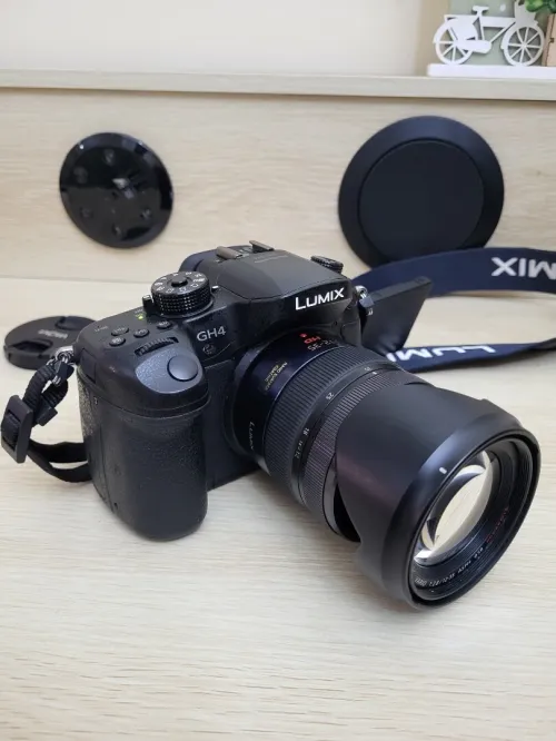Hybride Panasonic Lumix GH4 vidéo en 4K/UHD + Lumix G X Vario 12-35mm f/2.8 ASPH Power OIS