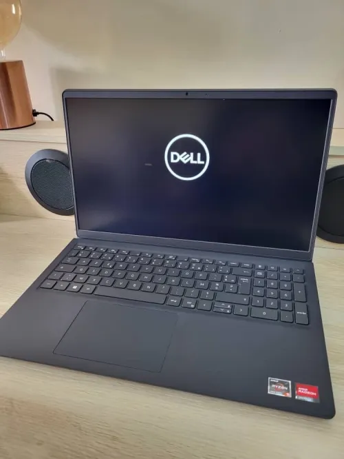 DELL VOSTRO 15.6'' FHD | RYZEN 5 5500U | 8GB RAM | 512GB SSD | AMD RADEON GRAPHICS 
