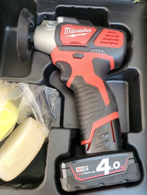 Milwaukee M12 BPS-421X - Set ponceuse polisseuse Li-Ion 12V (1x batterie 4.0Ah & 1x 2.0Ah) dans HD Box - NEUF JAMAIS UTILISÉ.