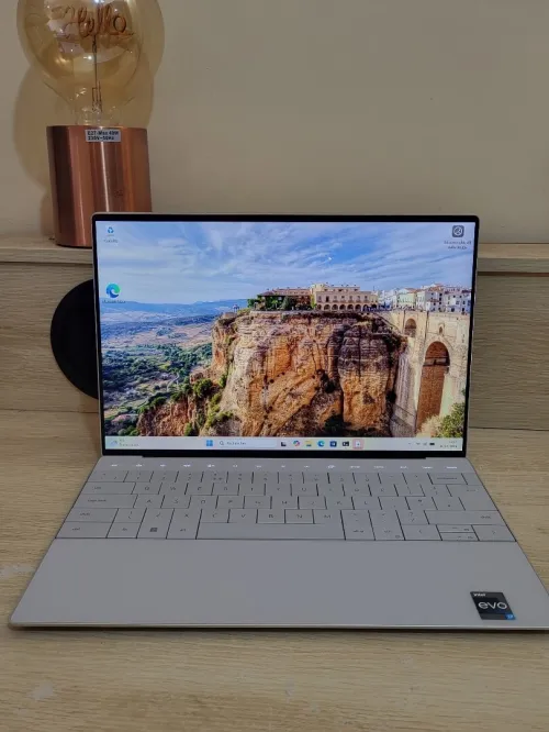 DELL XPS 9320 | EVO CORE i7-1260P | 16GB RAM | 512GB SSD | INTEL IRIS XE GRAPHICS