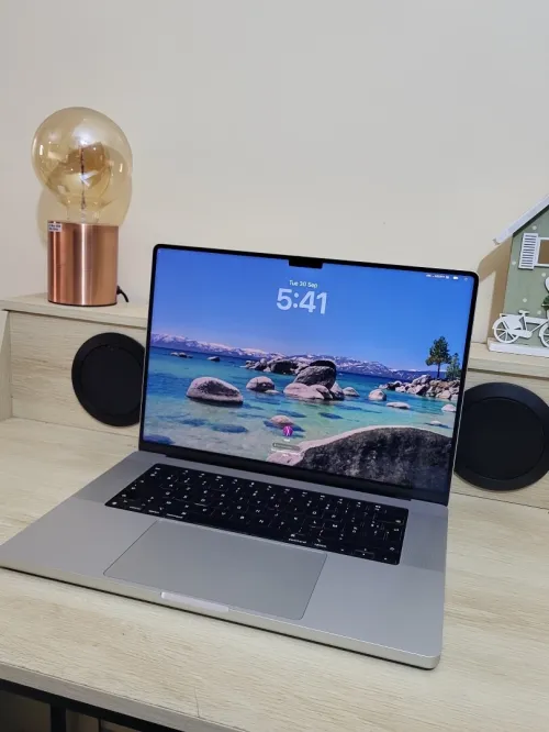 MacBook Pro M1 Max 2021 | 16'' CPU 10 GPU 24 | 32GB RAM | 1TB SSD | CYCLES 79