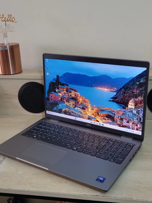 DELL PRECISION 3591 | CORE Ultra 7 165H | NVIDIA RTX 2000 ADA GEN 8GB | 1To NVMe SSD | 32GB RAM | WORKSTATION
