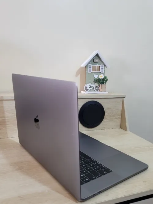 MacBook Pro 16" 2019 | INTEL CORE i7 | 16GB RAM | RADEON PRO 555X 4GB | 256GB NVMe SSD | WORKSATION