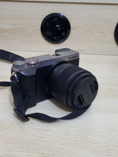 Panasonic Lumix GX80 | Hybride Compact Vidéo UHD 4K + Objectif Panasonic Lumix G 25 mm f/1.7 ASPH