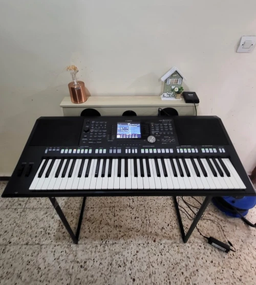 Yamaha PSR-S950 - Clavier arrangeur 61 notes