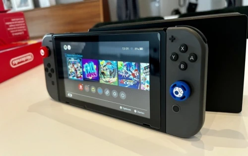 Nintendo Switch + 1 JEUX