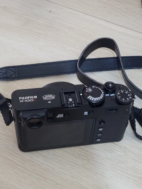 fujifilm x100v Vidéo 4K | Capteur X-Trans CMOS 4 de 26.1 MP | Objectif 23 mm F/2.0 | Processeur X 4 