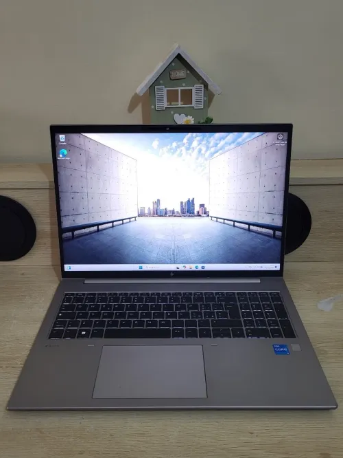 HP ZBook Firefly 16 G9 Workstation | CORE i5-1235U | NVIDIA T550 4GB | 16 RAM | 512GB NVMe SSD