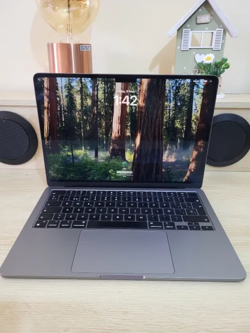 MacBook Air M2 | 8GB RAM | 256GB SSD | GRIS SIDERAL | CYCLES 61
