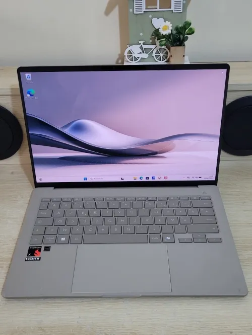 Asus ZenBook A14 14" OLED Full HD+ | Snapdragon X X1-26-100 | 16GB RAM | 512GB NVMe SSD | Qualcomm Adreno x1-45 GPU