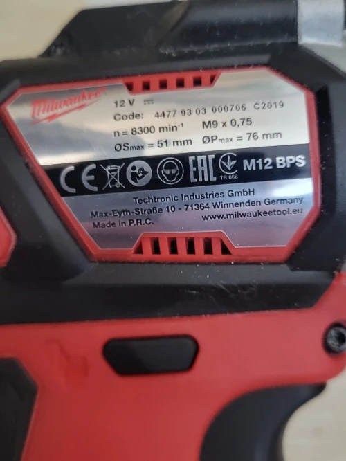 Milwaukee M12 BPS-421X - Set ponceuse polisseuse Li-Ion 12V (1x batterie 4.0Ah & 1x 2.0Ah) dans HD Box - NEUF JAMAIS UTILISÉ.