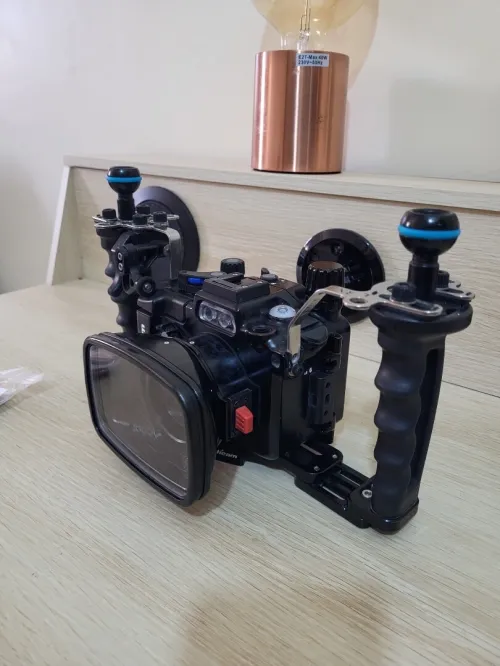 Caisson Sous-marin étanche Nauticam RX100 VII / 7 pack pro + Sony RX100 VII vidéos UHD 4K 30/24