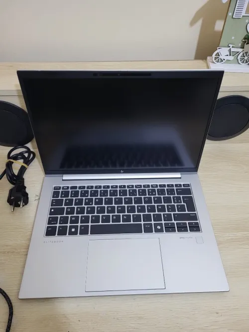 HP ELITEBOOK 845 G11 14'' FHD | RYZEN 5 8540U | 16GB RAM | 512GB NVMe | AMD RADEON 740M GRAPHICS