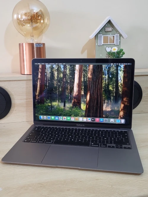 MacBook Air M1 | 8GB RAM | 256GB SSD |