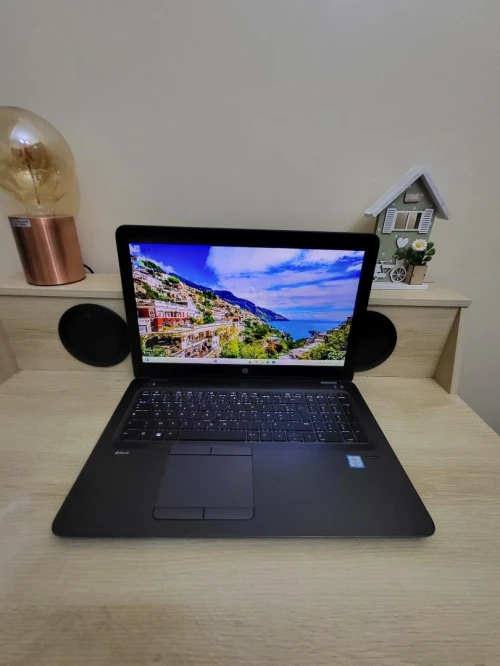 HP ZBook 15U G3 | CORE i7-6500U | 16GB RAM | 256GB NVMe SSD | WORKSATION