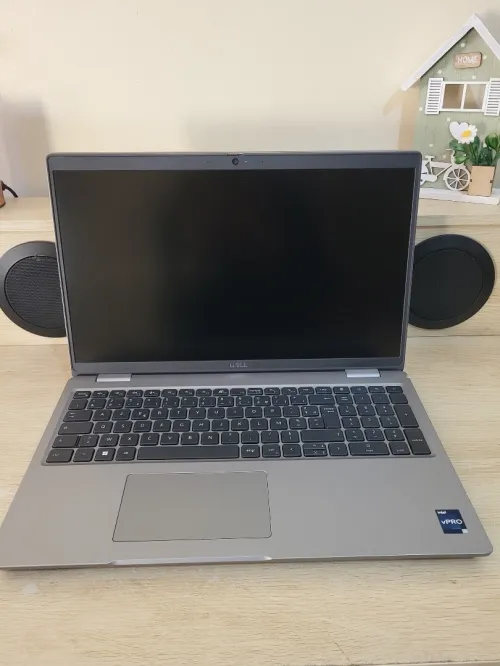DELL PRECISION 3581 | CORE i5-13600H | NVIDIA RTX A1000 6GB | 1To NVMe SSD | 32GB RAM | WORKSTATION