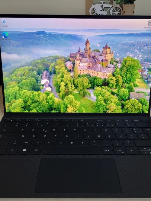 DELL XPS 9300 | CORE i7-1065G7 | 16GB RAM | 512GB NVMe SSD | INTEL IRIS XE GRAPHICS