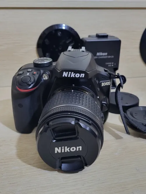 Nikon D3400 Appareil Photo Numérique Réflex 24.2 Mpix + OBJECTIF Nikon AF-P DX Nikkor 18 55mm f 3.5 5.6 g vr