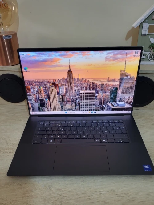 DELL PRECISION 5690 | CORE Ultra 7-165H | RTX 2000 ADA 8GB | 1To SSD | 32GB RAM