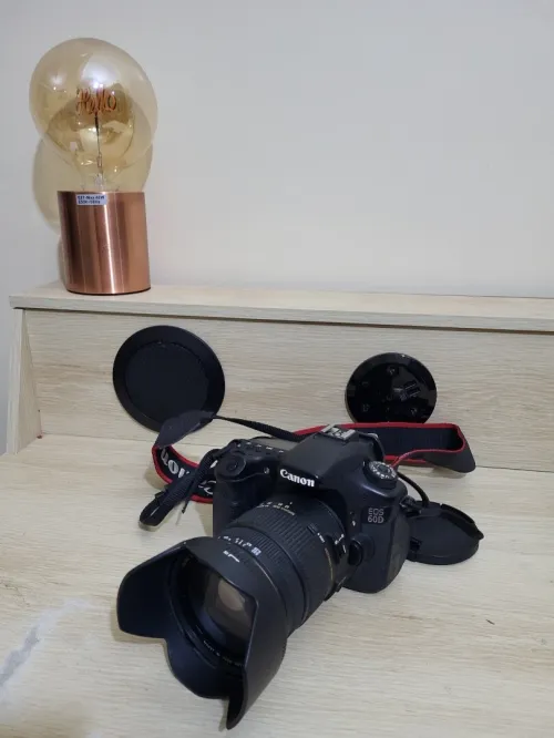 Canon EOS 60D Appareil photo Reflex 18 Mpix CMOS APS-C + Sigma EX 17-50mm - f/2.8 DC OS HSM 