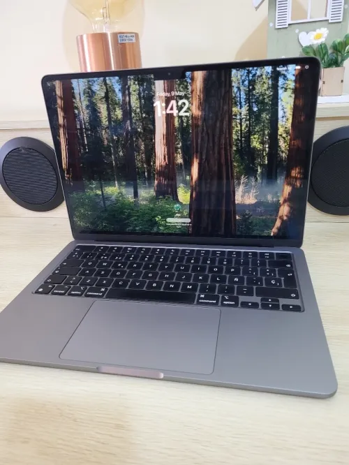 MacBook Air M2 | 8GB RAM | 256GB SSD | GRIS SIDERAL | CYCLES 61