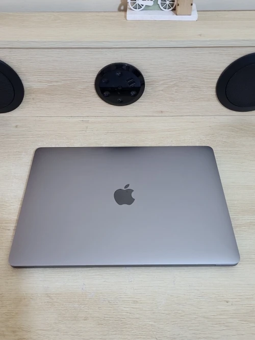 MacBook Pro M1 Gris Sideral | CPU M1 8C | 8GB RAM | 512GB SSD | COMPTAGE CYCLES 145
