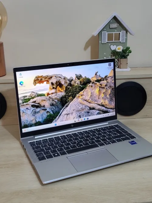 HP EliteBook 840 G8 | CORE i7 1165G7 @2.80GHz | 16GB RAM | 512GB NVMe SSD | INTEL IRIS XE GRAPHICS