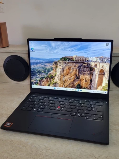 AI PC THINKPAD L13 GEN 6 | AMD RYZEN 5 PRO 215 w | 16GB RAM | 256GB NVMe SSD | AMD RADEON 740M 1GB |