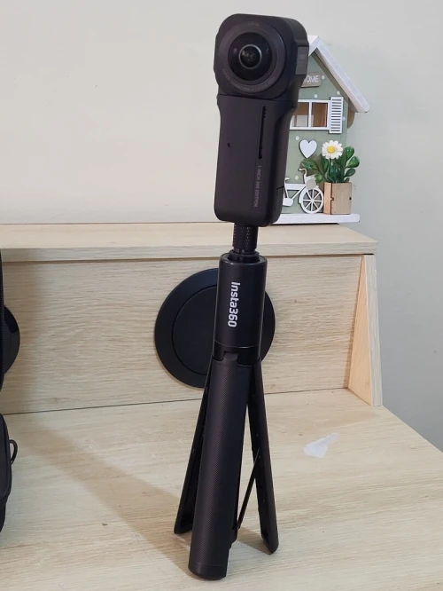 Insta360 One RS 1-inch 360 Edition - Caméra 360 VIDEO UHD 6K avec Deux capteurs 1 Pouce, co-conçue avec Leica, Photo 21MP, stabilisation FlowState, Faible luminosité de qualité, résistante à l'eau