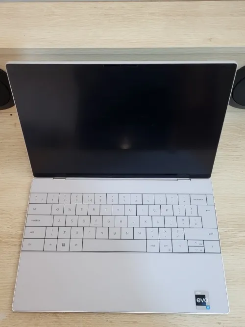 DELL XPS 9320 | EVO CORE i7-1260P | 16GB RAM | 512GB SSD | INTEL IRIS XE GRAPHICS