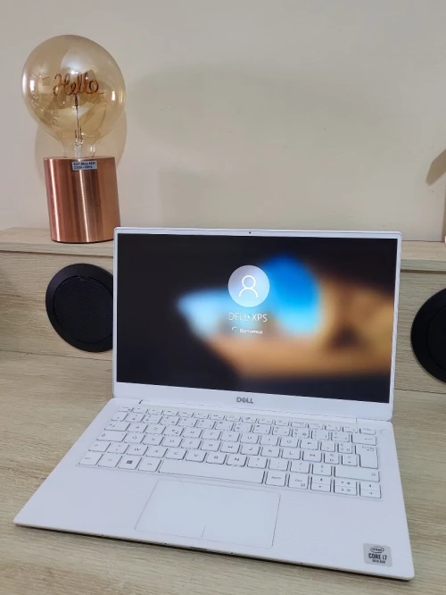DELL XPS 7390 | CORE i7-10510U | 16GB RAM | 512GB NVMe SSD | INTEL UHD GRAPHICS