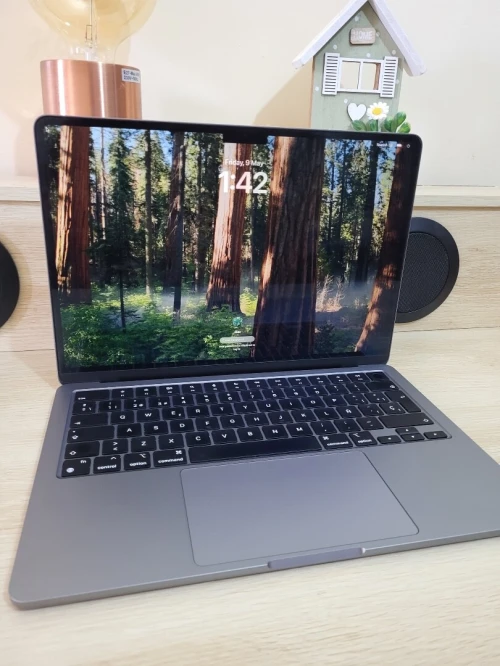 MacBook Air M2 2023 | PUCE M2 8 CPU | GPU 10 COEURS | 8GB RAM | 256GB SSD | CYCLES 61