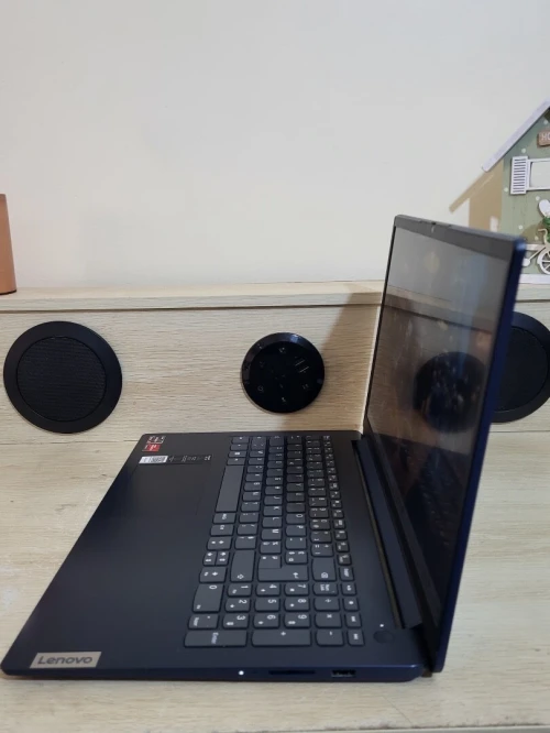 Lenovo IdeaPad 1 15.6'' FHD | RYZEN 7 5700U | 16GB RAM | 512GB NVMe SSD | AMD RADEON GRAPHICS 2GB
