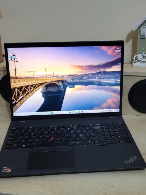 LENOVO THINKPAD P16S GEN 2 | RYZEN 7 PRO 7840U w| 32GB RAM | 512GB SSD | RADEON 780M GRAPHICS 4GB