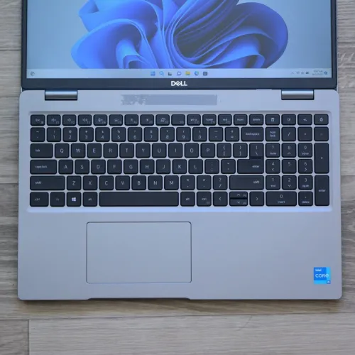 DELL LATITUDE 5520 | INTEL 11TH GEN CORE i7 1165G7 @2.8GHz | 16GB RAM | 512GB SSD | INTEL Iris Xe
