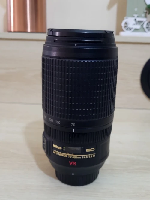 Nikon Nikkor AF-S 70-300 f/4.5-5.6 G ED-IF VR téléobjectif doté de la mise au point la plus rapide 