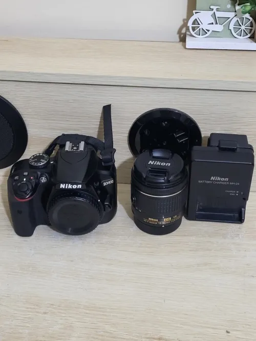 Nikon D3400 Appareil Photo Numérique Réflex 24.2 Mpix + OBJECTIF Nikon AF-P DX Nikkor 18 55mm f 3.5 5.6 g vr