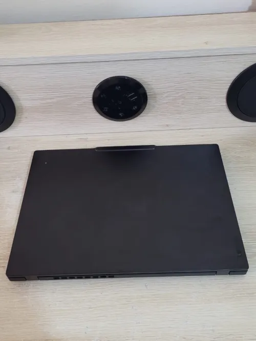 AI PC THINKPAD L13 GEN 6 | AMD RYZEN 5 PRO 215 w | 16GB RAM | 256GB NVMe SSD | AMD RADEON 740M 1GB |