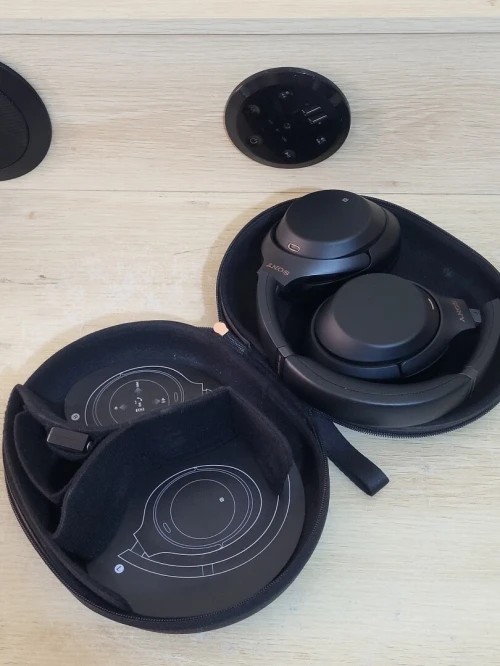 Sony WH-1000XM3 Casque sans fil Bluetooth à réduction de bruit (batterie 30h, capteur tactile, application Headphones Connect, fonction de charge rapide