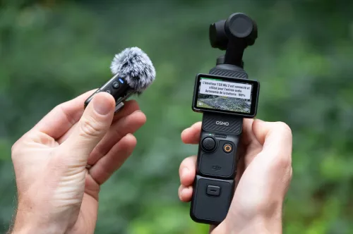 DJI Osmo Pocket 3 Créateur Combo Bundle, camera vlog CMOS 1'' et Vidéo 4K/120 ips, digital et petite, Stabilisation à 3 axes, Suivi Facial/Objet, MAP rapide, avec Micro pour un Son net