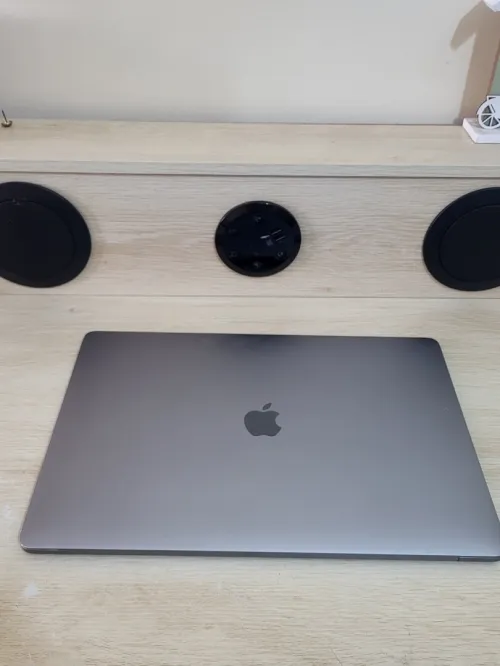 MacBook Pro 16" 2019 | INTEL CORE i7 | 16GB RAM | RADEON PRO 555X 4GB | 256GB NVMe SSD | WORKSATION